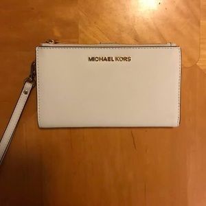 Michael Kors smartphone wallet